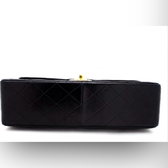 Vintage CHANEL Jumbo 11” Flap Bag - Picture 4 of 11